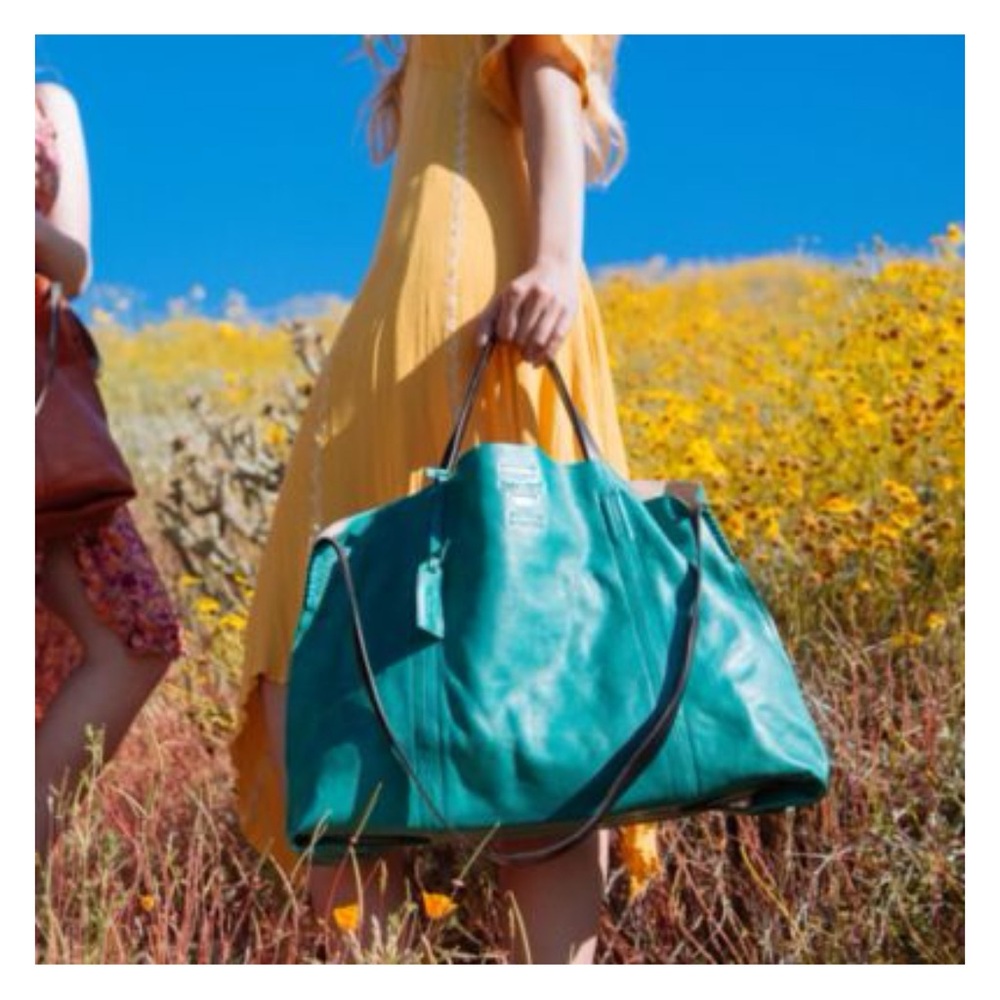 Old Trend turquoise tote